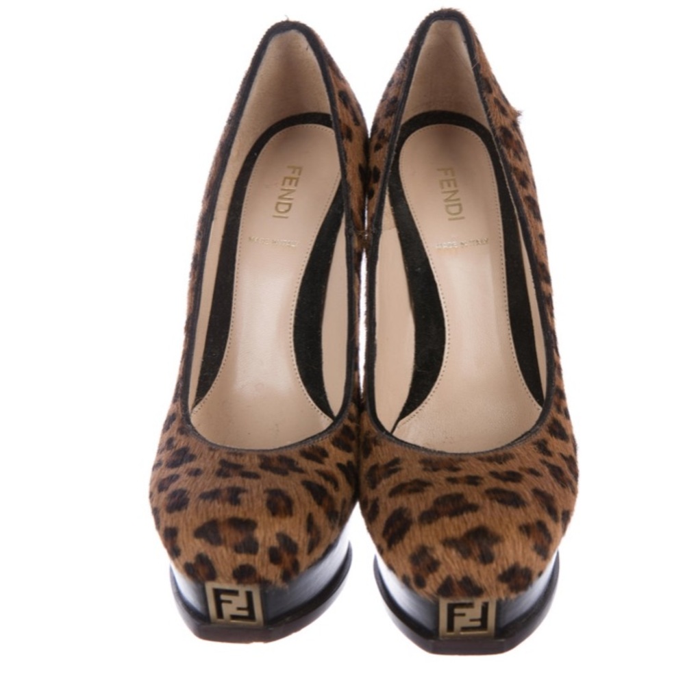 ❤️💕 Fendi square-toe platform pumps💕❤️
